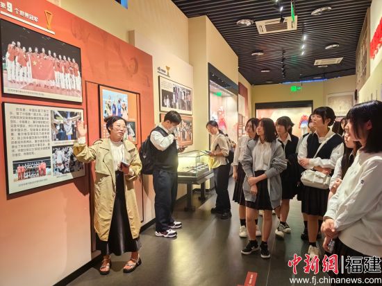 ͼΪ102123գձɸСʱй֮áûŲι۸ݵйŮžչʾݡ ͼ