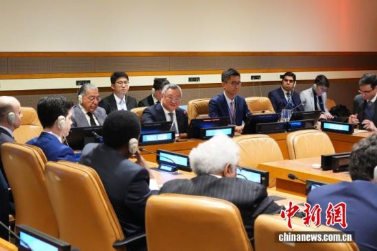 当地时间10月27日,中国常驻联合国代表团在纽约联合国总部举办“纪念台湾光复80周年 维护联大第2758号决议权威”会议。中国常驻联合国代表傅聪在会上表示,任何歪曲解读联大第2758号决议的行径注定不会得逞。 中新社记者 廖攀 摄 当地时间10月27日,中国常驻联合国代表团在纽约联合国总部举办“纪念台湾光复80周年 维护联大第2758号决议权威”会议。中国常驻联合国代表傅聪在会上表示,任何歪曲解读联大第2758号决议的行径注定不会得逞。 中新社记者 廖攀 摄