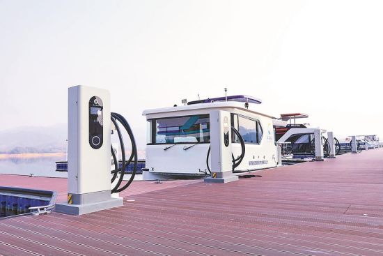 宁德古田县翠屏湖边的星云船用集中式超级充电系统 宁德古田县翠屏湖边的星云船用集中式超级充电系统