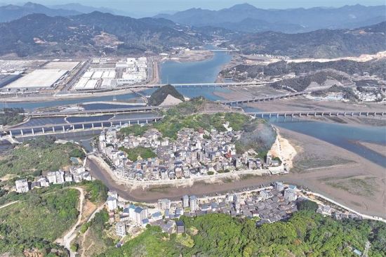 俯瞰八都云淡村 俯瞰八都云淡村