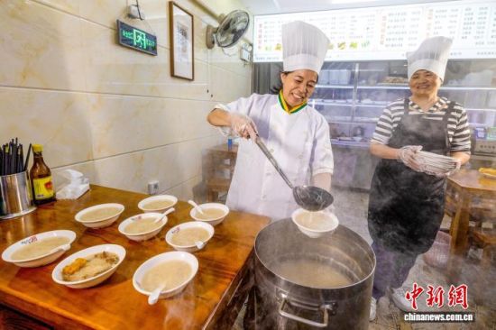 10月31日,泉州入选联合国教科文组织创意城市网络“美食之都”。图为泉州面线糊(资料图)。陈英杰 摄 10月31日,泉州入选联合国教科文组织创意城市网络“美食之都”。图为泉州面线糊(资料图)。陈英杰 摄