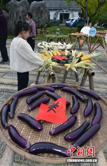 图为上湖村晒秋一角。中新网记者 张丽君 摄 图为上湖村晒秋一角。中新网记者 张丽君 摄