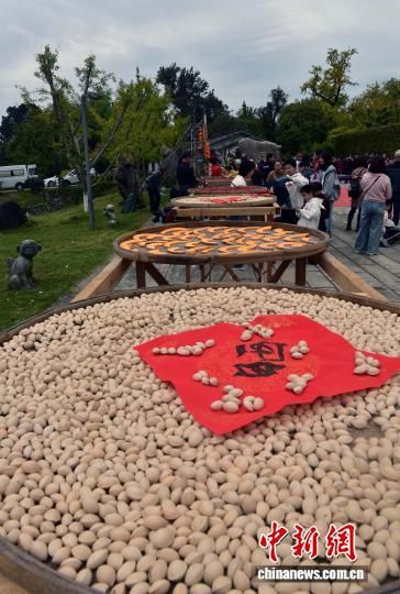 图为上湖村晒秋一角。中新网记者 张丽君 摄 图为上湖村晒秋一角。中新网记者 张丽君 摄