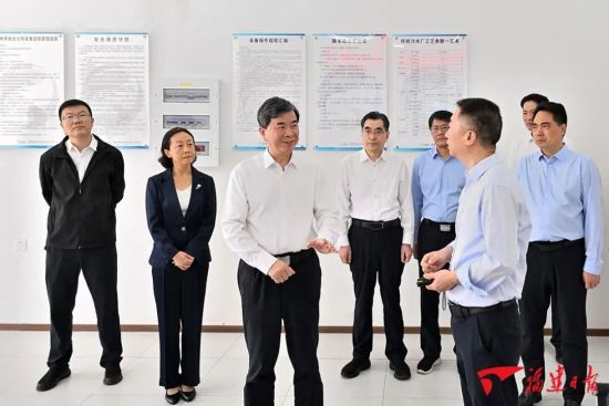 7日,周祖翼在福州市鼓楼区祥坂污水处理厂调研。 7日,周祖翼在福州市鼓楼区祥坂污水处理厂调研。