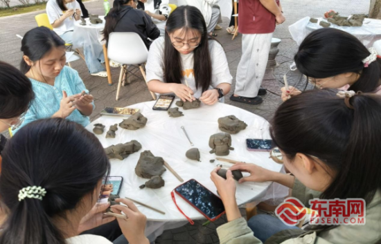 ѧÉúÃǶ¯ÊÖʵ¼ù¡£Ò¶Ö®å· Éã ѧÉúÃǶ¯ÊÖʵ¼ù¡£Ò¶Ö®å· Éã