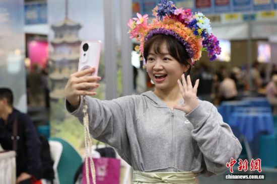 112124գԡ  һ·ɽһ·衱Ϊĸƽ߾ʸͼƬչ̨չͼΪ21գ̨չ  