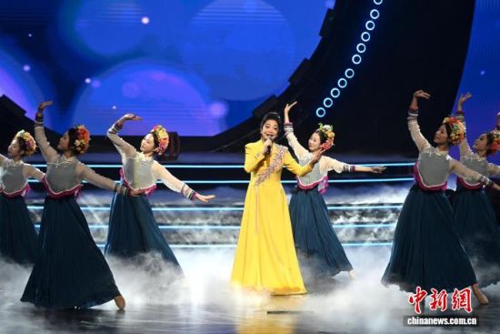 图为《望春风》歌舞表演。中新社记者 吕明 摄 图为《望春风》歌舞表演。中新社记者 吕明 摄