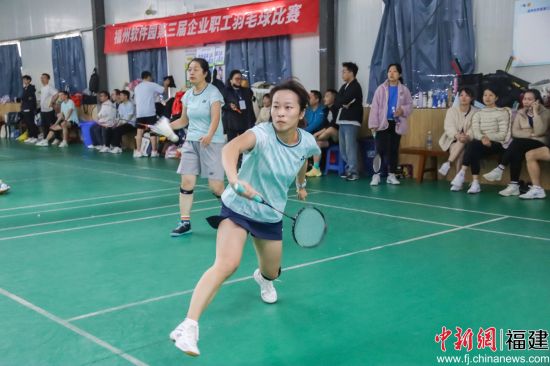 ¡¡¡¡Í¼ÎªÑ¡ÊÖÔÚ±ÈÈüÖС£ ¡¡¡¡Í¼ÎªÑ¡ÊÖÔÚ±ÈÈüÖС£