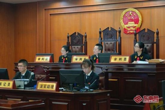 厦门中院对首批3例个人破产申请案件集中开展听证调查。(厦法宣供图) 厦门中院对首批3例个人破产申请案件集中开展听证调查。(厦法宣供图)