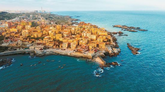 λÓÚº£áµÉϵĽú½ÉʯØÈȺ¡£³ÂÓÖÁÕ ÖÓÎÄÌÎ Éã λÓÚº£áµÉϵĽú½ÉʯØÈȺ¡£³ÂÓÖÁÕ ÖÓÎÄÌÎ Éã