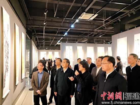 Áìµ¼¼Î±ö²Î¹Û¡°°ÑÃö¶«Ö®¹â´«²¥¿ªÈ¥¡±¡ª¡ªÇì×£ÄþµÂ³·µØÉèÊÐôßÄþµÂÊÐÈË´ó³£Î¯»áÉèÁ¢25ÖÜÄêÊé»Õ¹¡£ÎâÔÊ½Ü Éã Áìµ¼¼Î±ö²Î¹Û¡°°ÑÃö¶«Ö®¹â´«²¥¿ªÈ¥¡±¡ª¡ªÇì×£ÄþµÂ³·µØÉèÊÐôßÄþµÂÊÐÈË´ó³£Î¯»áÉèÁ¢25ÖÜÄêÊé»Õ¹¡£ÎâÔÊ½Ü Éã