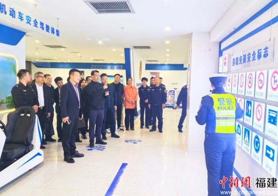 ¡¡¡¡×ß·ÃÊÓ²ìÏÖ³¡¡£ÕÅС¾ü Éã ¡¡¡¡×ß·ÃÊÓ²ìÏÖ³¡¡£ÕÅС¾ü Éã