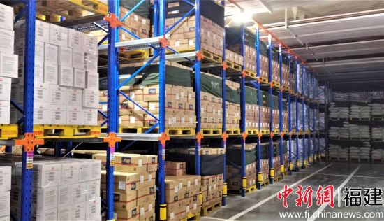 Àä¿â¶ÑÂúÁË»õÎï¡£ Àä¿â¶ÑÂúÁË»õÎï¡£