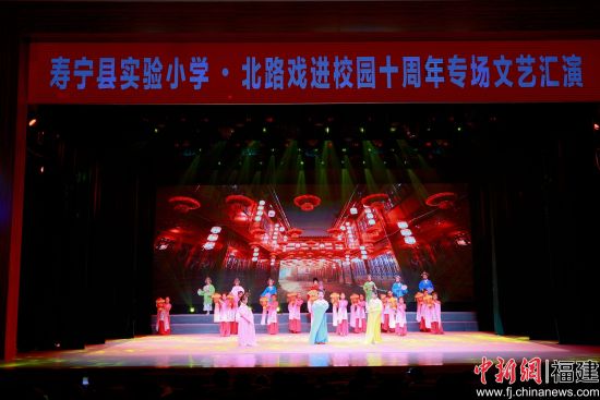 ¡¡¡¡ÑݳöÏÖ³¡¡£ÎâÊ¥½õ Éã ¡¡¡¡ÑݳöÏÖ³¡¡£ÎâÊ¥½õ Éã