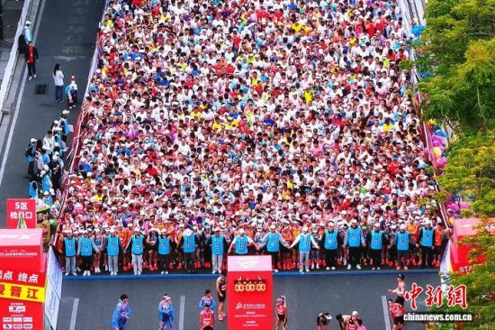 12ÔÂ7ÈÕ£¬2025ÌØ²½ÈªÖݽú½ÂíÀËÉÈüÔÚ¸£½¨½ú½¾Ù°ì¡£ÈªÖݽú½ÂíÀËÉÈü×éί»á¹©Í¼ 12ÔÂ7ÈÕ£¬2025ÌØ²½ÈªÖݽú½ÂíÀËÉÈüÔÚ¸£½¨½ú½¾Ù°ì¡£ÈªÖݽú½ÂíÀËÉÈü×éί»á¹©Í¼