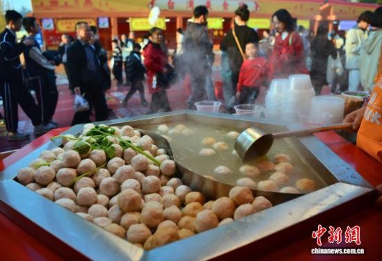 ͼΪ̨ÍåÃÀʳÐÂÖñ´óÓãÍèÁÁÏàÃÀʳչ¡£ÖÐÐÂÉç¼ÇÕß Õűó Éã ͼΪ̨ÍåÃÀʳÐÂÖñ´óÓãÍèÁÁÏàÃÀʳչ¡£ÖÐÐÂÉç¼ÇÕß Õűó Éã