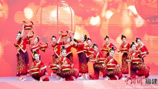 近日,“清新福建 艺路童行”文化艺术类校外培训机构展演展览活动在福建福州举行。王天婵 供图 近日,“清新福建 艺路童行”文化艺术类校外培训机构展演展览活动在福建福州举行。王天婵 供图