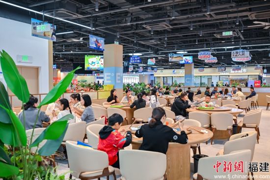 ¡¡¡¡Í¼ÎªÃñÖÚÌåÑéÃÀʳ¡£ ¡¡¡¡Í¼ÎªÃñÖÚÌåÑéÃÀʳ¡£