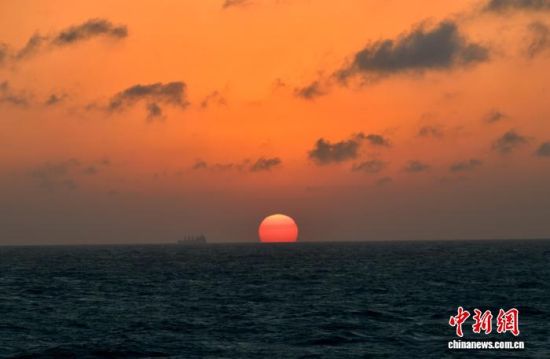 12ÔÂ6ÈÕ£¬¸£½¨äØÖÞÍ庣Óòº£ÉÏÈÕÂäÃÀÈ绡£ÖÐÐÂÉç¼ÇÕß Íõ¶«Ã÷ Éã 12ÔÂ6ÈÕ£¬¸£½¨äØÖÞÍ庣Óòº£ÉÏÈÕÂäÃÀÈ绡£ÖÐÐÂÉç¼ÇÕß Íõ¶«Ã÷ Éã