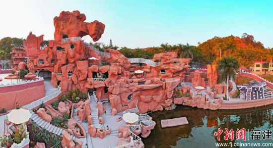 闽粤第一城景区内的“摩洛哥风格”打卡点。诏安县文旅局 供图 闽粤第一城景区内的“摩洛哥风格”打卡点。诏安县文旅局 供图