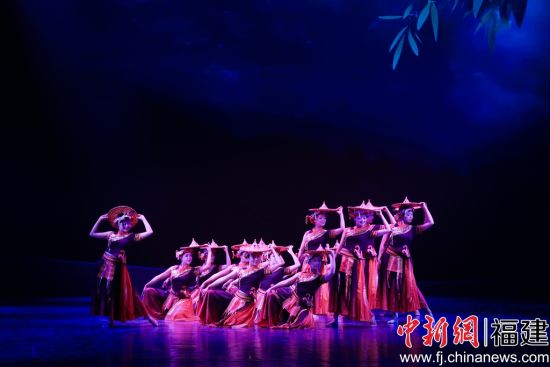 音舞诗画《情常在》演出现场。李庆如 摄 音舞诗画《情常在》演出现场。李庆如 摄