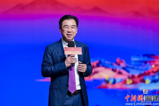 华祥苑茶业股份有限公司董事长肖文华致辞。 华祥苑茶业股份有限公司董事长肖文华致辞。