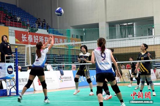 12月13日,2025年第三届中国·长泰乡村气排球公开赛在福建省漳州市长泰区举行。长泰区融媒体中心供图 12月13日,2025年第三届中国·长泰乡村气排球公开赛在福建省漳州市长泰区举行。长泰区融媒体中心供图