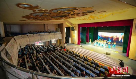 µÚÈý½ìȪÖÝ(»ª¹â)¹ú¼ÊÓ°ÏñË«ÄêÕ¹¿ªÄ»Ê½ÏÖ³¡¡£µÚÈý½ìȪÖÝ(»ª¹â)¹ú¼ÊÓ°ÏñË«ÄêÕ¹×éί»á ¹©Í¼ µÚÈý½ìȪÖÝ(»ª¹â)¹ú¼ÊÓ°ÏñË«ÄêÕ¹¿ªÄ»Ê½ÏÖ³¡¡£µÚÈý½ìȪÖÝ(»ª¹â)¹ú¼ÊÓ°ÏñË«ÄêÕ¹×éί»á ¹©Í¼