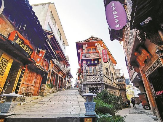 福鼎市白琳老街不断丰富茶旅融合业态场景。 王婷婷 摄 福鼎市白琳老街不断丰富茶旅融合业态场景。 王婷婷 摄