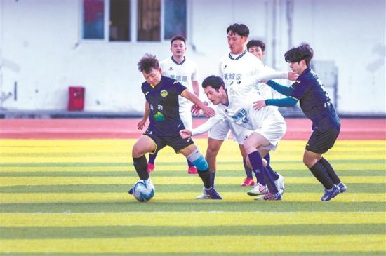 ÄþµÂʱ´ú¹¤»á×ãÇò¶ÓÓëÆÁÄϰ×Ë®Ñó¶Ó±ÈÈüÏÖ³¡¡£ÍõÖ¾Áè Éã ÄþµÂʱ´ú¹¤»á×ãÇò¶ÓÓëÆÁÄϰ×Ë®Ñó¶Ó±ÈÈüÏÖ³¡¡£ÍõÖ¾Áè Éã