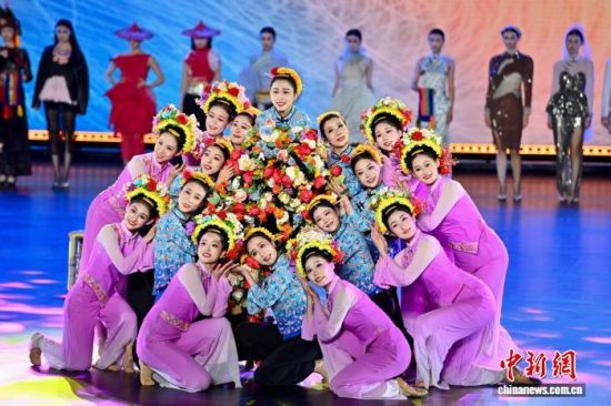 ͼΪ���ϡ�����Χ�����࿪Ļʽ����������� ������ ��