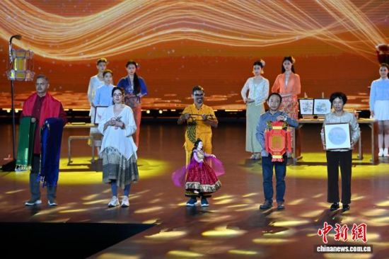 ͼΪ�����⡰���š����࿪Ļʽ����������� ������ ��