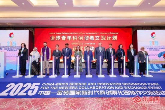 ��ש����ƴ�ʹ�߽����ƻ�������ʽ�����췽��ͼ��