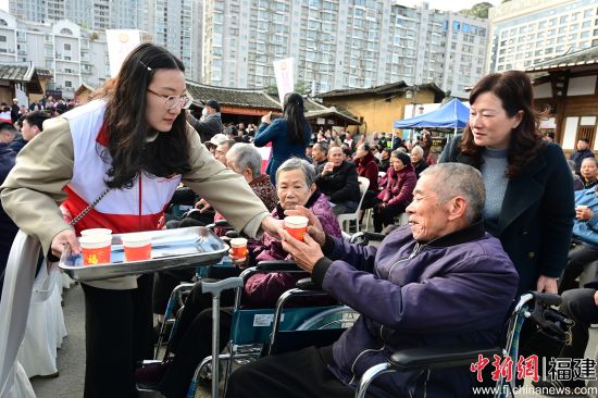 ����Ϊ�м�����������������