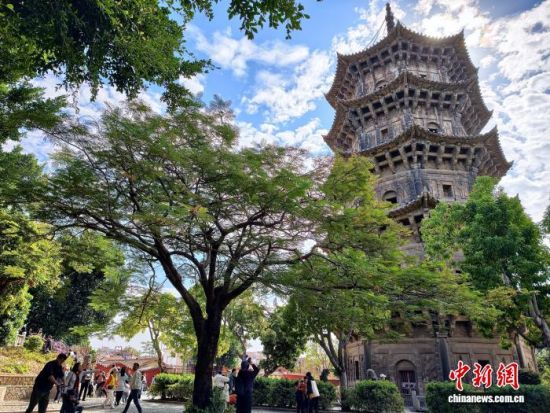 ͼΪ12��14�գ��οͲι�Ȫ�ݿ�Ԫ���ڵ������(����)����������� �ű� ��