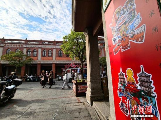 ͼΪ12��14�գ�������Ȫ����ɽ·�ι����档��������� �ű� ��