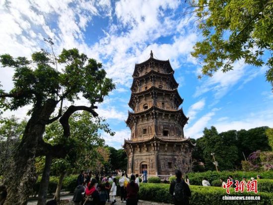 ͼΪ12��14�գ��οͲι�Ȫ�ݿ�Ԫ���ڵ�������(����)����������� �ű� ��