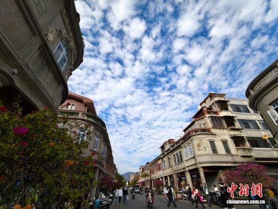 ͼΪ12��14�գ�������Ȫ����ɽ·�ι����档��������� �ű� ��