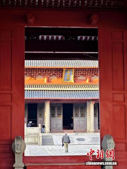 12月16日,市民在福州文庙游览。中新社记者 吕明 摄 12月16日,市民在福州文庙游览。中新社记者 吕明 摄