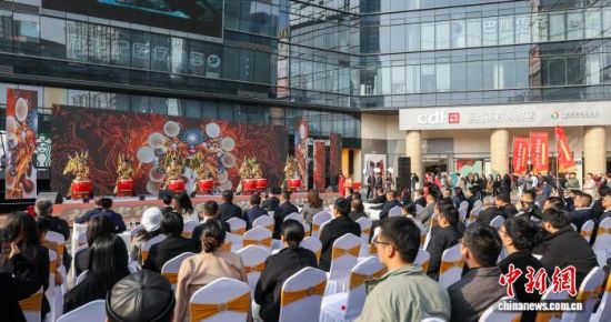 12月18日,为期四天的“购在中国·全闽乐购”入境消费嘉年华活动在福州拉开帷幕。 福州市商务局 供图 12月18日,为期四天的“购在中国·全闽乐购”入境消费嘉年华活动在福州拉开帷幕。 福州市商务局 供图