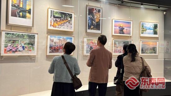 ȺÖڲιÛÕ¹ÀÀ ȺÖڲιÛÕ¹ÀÀ