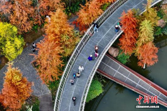 12��22�գ��������ݣ�������ο��ڸ������ͽ�������װ������ˮɼ�֡�(���˻���Ƭ)��������� ������ ��