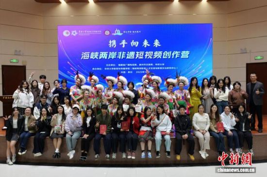 12��15�գ���Я����δ������Ͽ�������Ŷ���Ƶ����Ӫ(2025)���ڸ���Ȫ����Ļ��ͼΪӪԱ������Ӱ�����ȴ�ѧ��ͼ