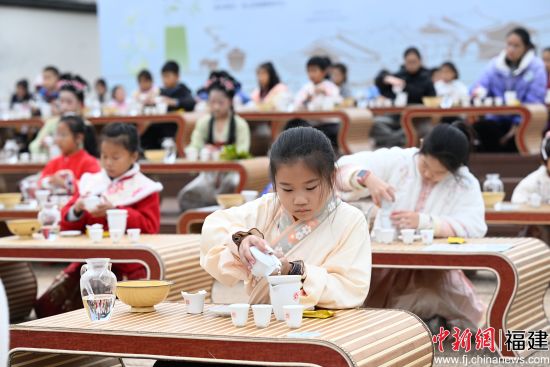 ����Сѧ���������򻨲�����ݷ����ա����� ��