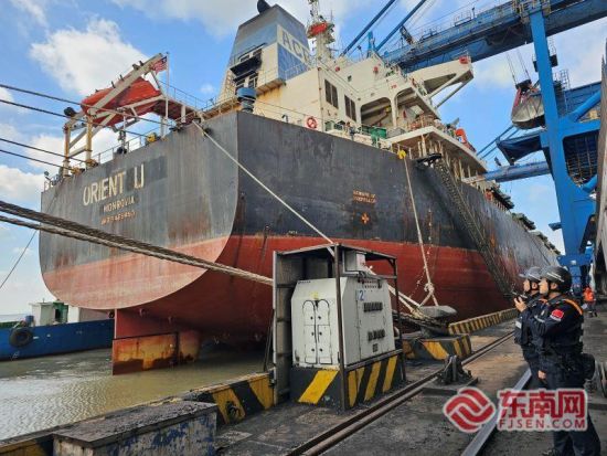 1��2�գ�����߼�վִ��һ�����໤�������Ǽ����������ˡ���������·˹����������˹����ж��15���ú̿�� ������/��