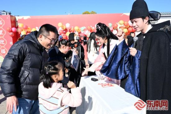 ���ϡ�����ʢ������޶����˱��ݡ�Ҷ�� ��