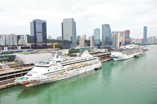 ȥ��11��8�գ����Ź�������ĸ����ӭ��˫��ͬ������