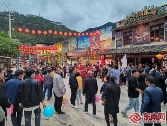 大型网络悬疑剧《回来的她们》在村里取景 大型网络悬疑剧《回来的她们》在村里取景