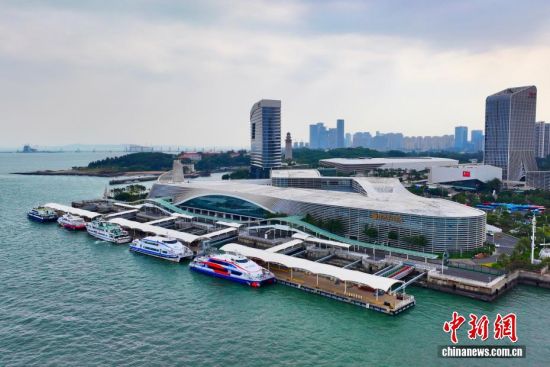 图为执行厦金“小三通”客运航线的厦门五通客运码头。(无人机照片)中新社记者 王东明 摄 图为执行厦金“小三通”客运航线的厦门五通客运码头。(无人机照片)中新社记者 王东明 摄