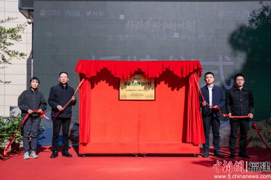 ͼΪ���ؽ�����ʽ������ΰ ��